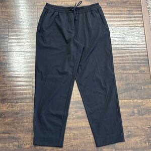 Women’s Lululemon straight leg pants